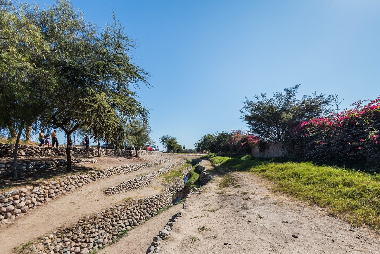 Open aqueduct