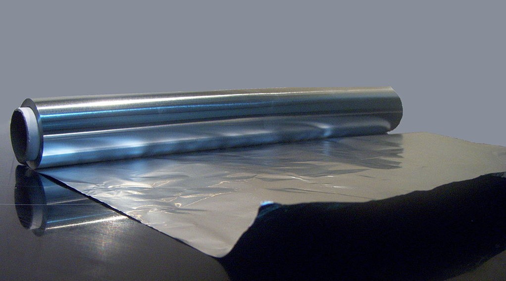 a roll of everyday kitchen aluminum foil