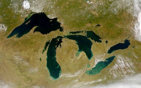 Satellite image of the Great Lakes from April 24, 2000.