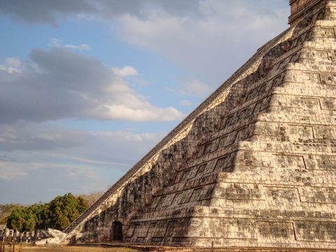 Kukulkan pyramid equinox